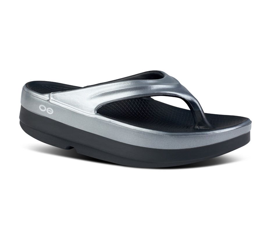 Oofos Women's Oomega Oolala Stacked - Flip Flops Silver ( ITABM-5204 )